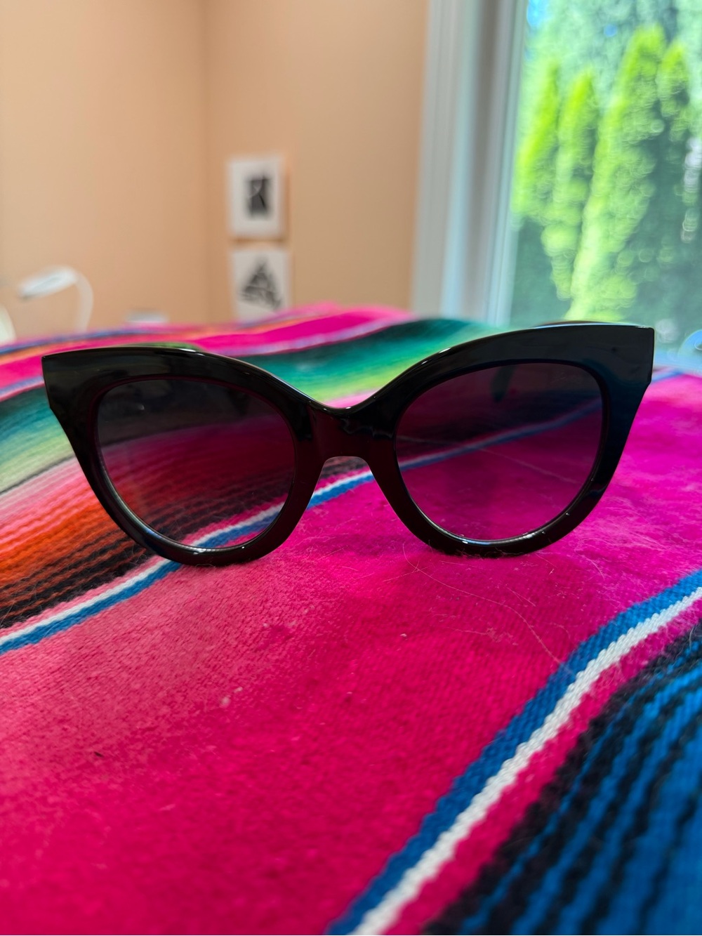 No Name Black Cat-Eye Sunglasses — Sleek Women's Fashion Shades